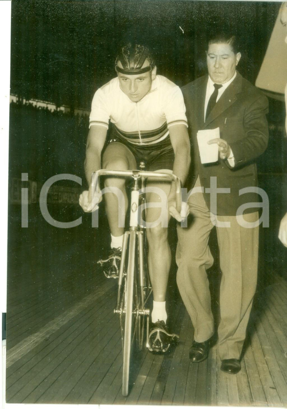 Fotografia d epoca originale 1956 MILANO Velodromo Vigorelli  Ercole BALDINI batte il RECORD DELL ORA Foto 1