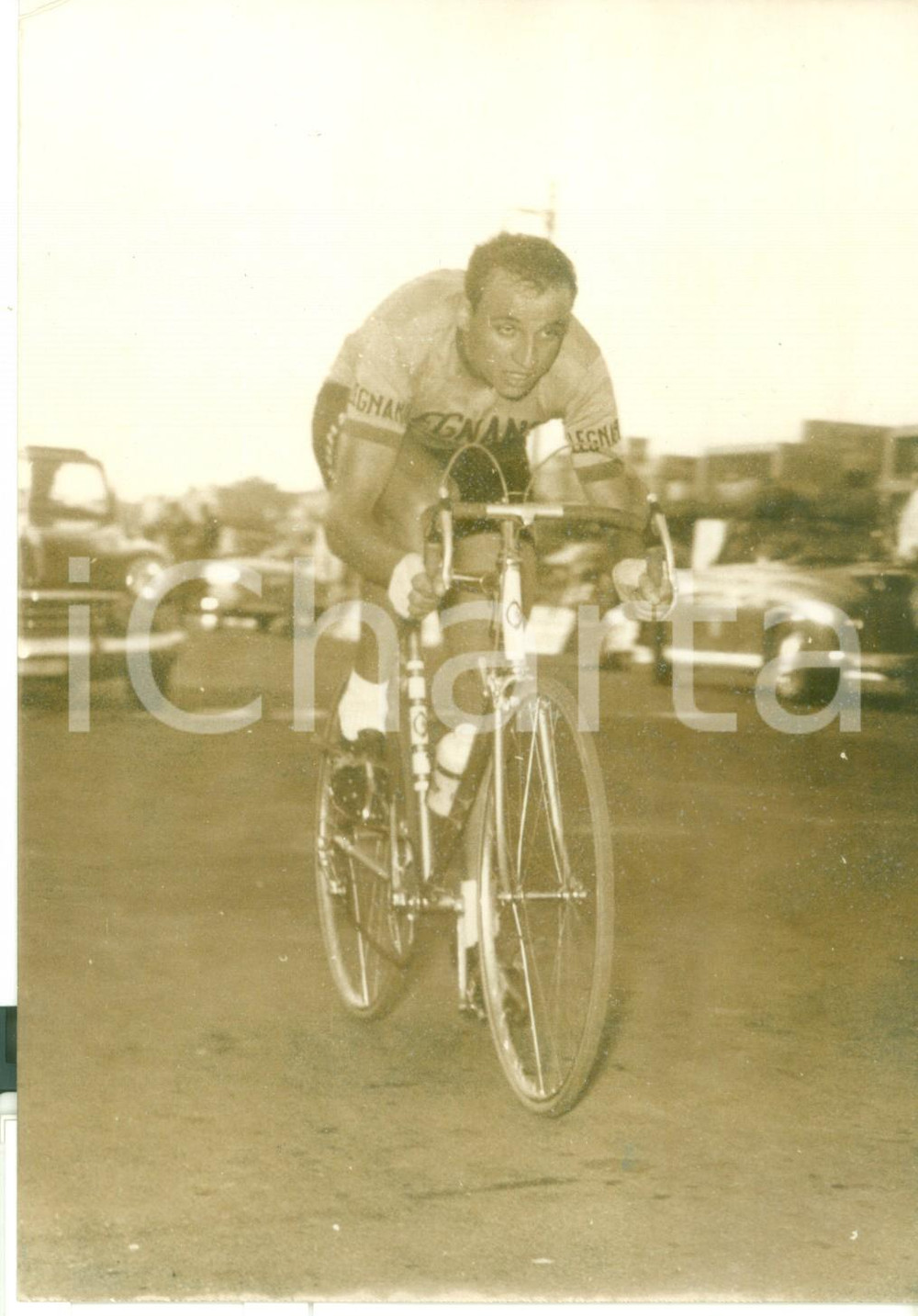 Fotografia d epoca originale 1957 Lido di ROMA Ciclismo  GIRO DEL LAZIO  Il vincitore Ercole BALDINI Foto 1