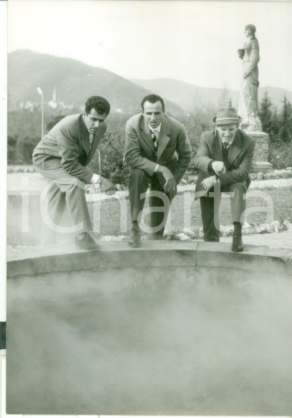 Fotografia d epoca originale 1958 ABANO TERME Ercole BALDINI con Nino ASSIRELLI e Leandro FAGGIN  Foto 13x18 1