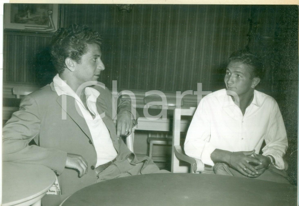 Fotografia d epoca originale 1954 TORINO CALCIO I nuovi acquisti Giancarlo BACCI e Aldo NOVELLI  Foto 18x13 1