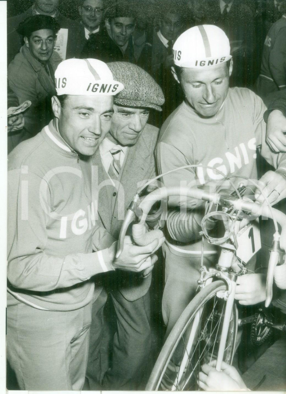 Fotografia d epoca originale 1959 GIRO D ITALIA CICLISMO  Miguel POBLET corre per IGNIS  Foto 13x18 cm 1