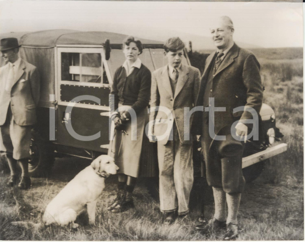 Fotografia d epoca originale 1958 BLACK HILL Harold MACMILLAN with duke and duchess of DEVONSHIRE Photo 1