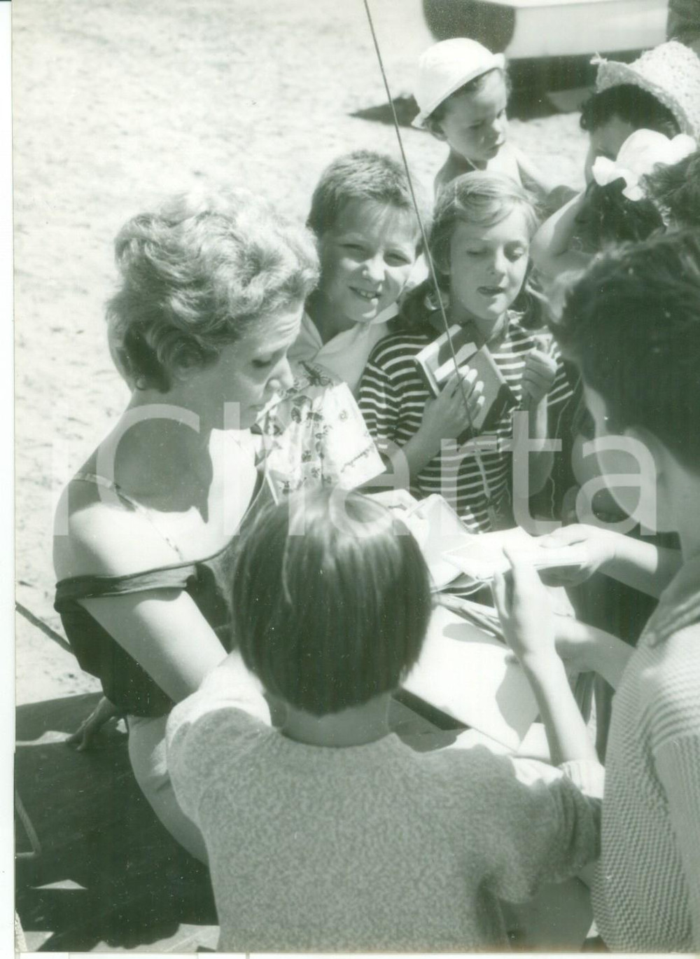 Fotografia d epoca originale 1961 VENEZIA XXII Mostra del CINEMA  Attrice Mayrata O WISIEDO firma autografi 1