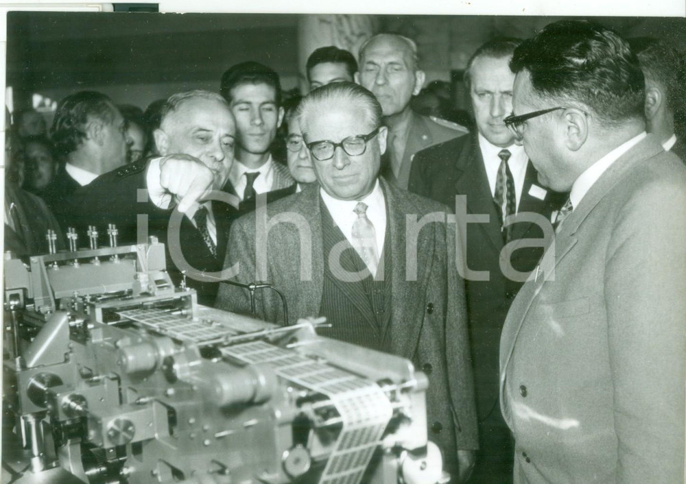Fotografia d epoca originale 1956 ROMA EUR  Giovanni GRONCHI visita Mostra della Meccanizzazione Postale 1