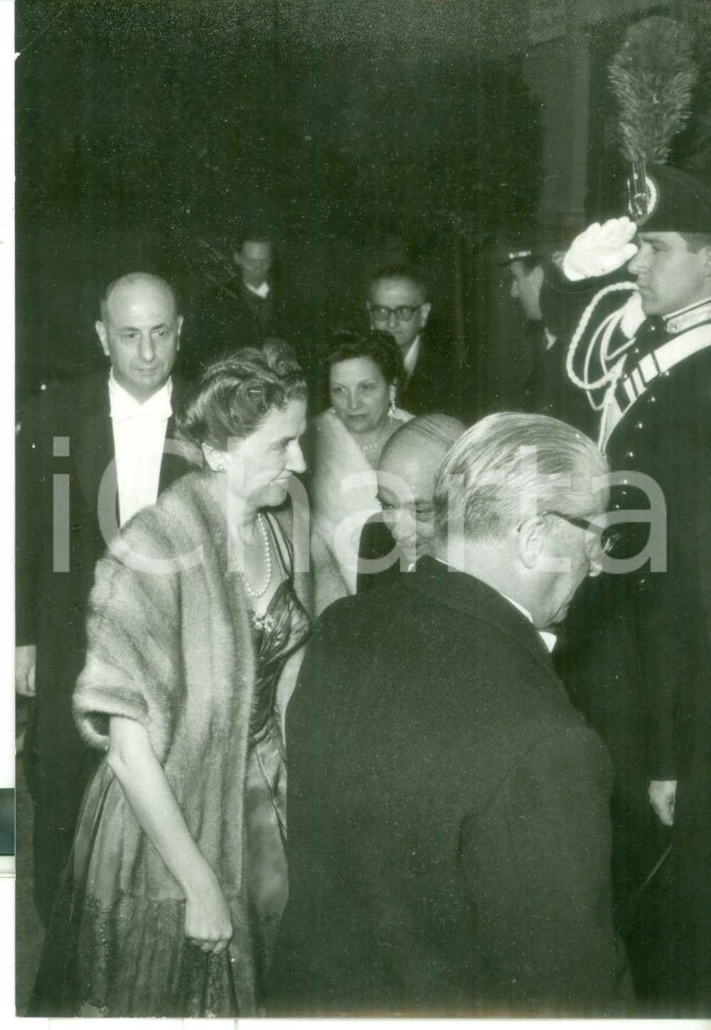 Fotografia d epoca originale 1958 ROMA Teatro Opera  Giovanni GRONCHI con la moglie alla prima della Norma 1