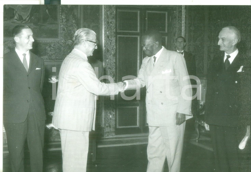 Fotografia d epoca originale 1956 ROMA Quirinale  Giovanni GRONCHI riceve presidente Liberia William TUBMAN 1
