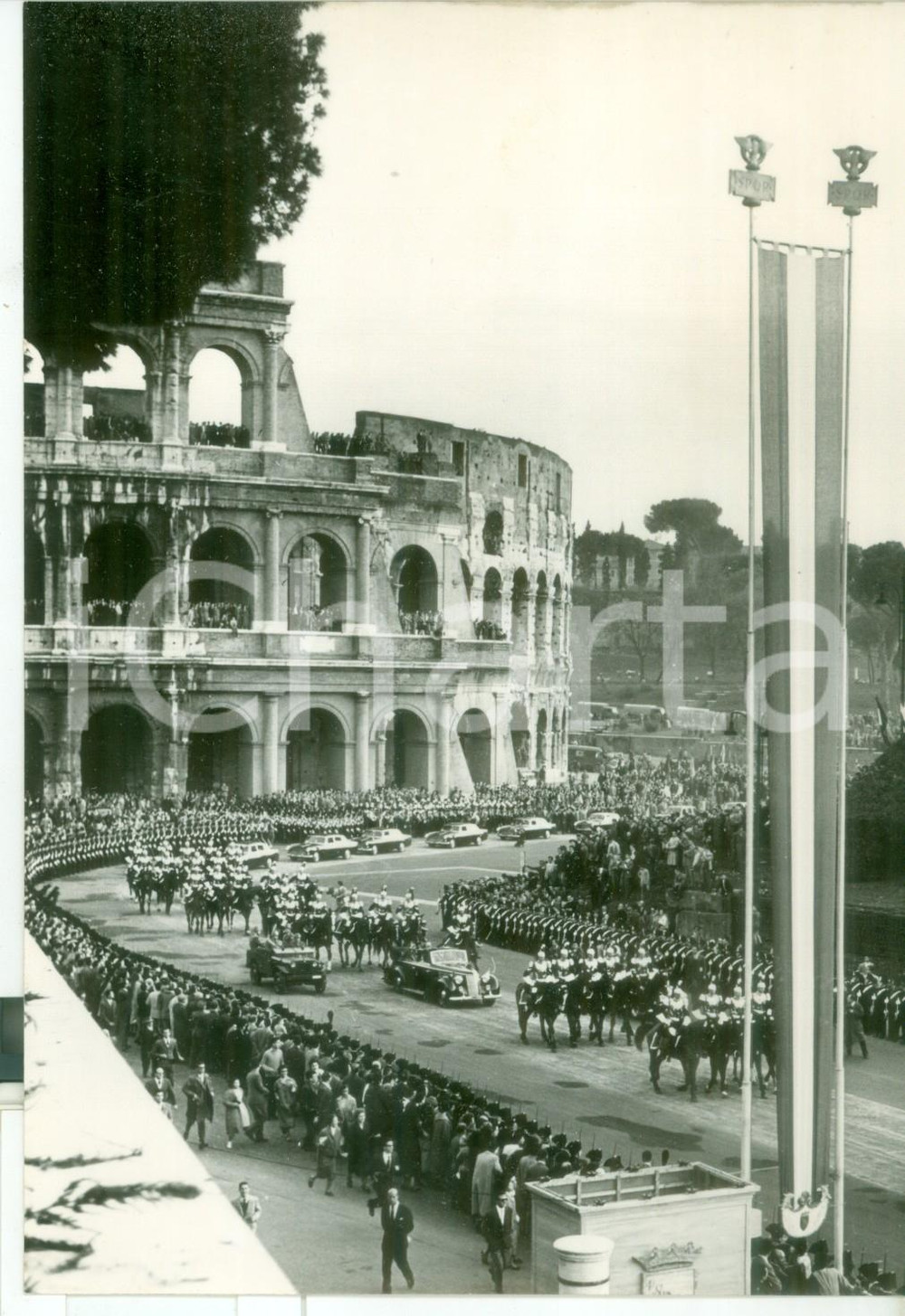Fotografia d epoca originale 1958 ROMA Colosseo  Corteo di Mohammad Reza PAHLAVI con Giovanni GRONCHI Foto 1