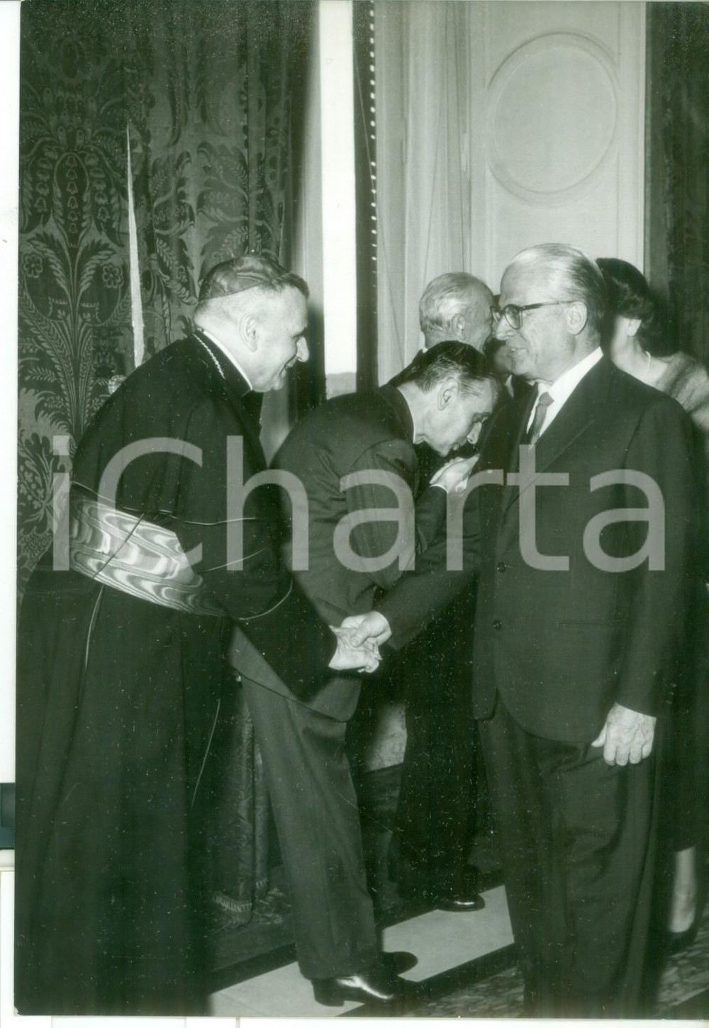 Fotografia d epoca originale 1959 ROMA Quirinale  Giovanni GRONCHI con mons. Carlo GRANO  Foto 13x18 cm 1