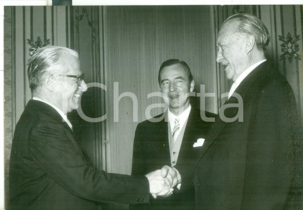 Fotografia d epoca originale 1960 ROMA Quirinale  Giovanni GRONCHI riceve il cancelliere Konrad ADENAUER 1