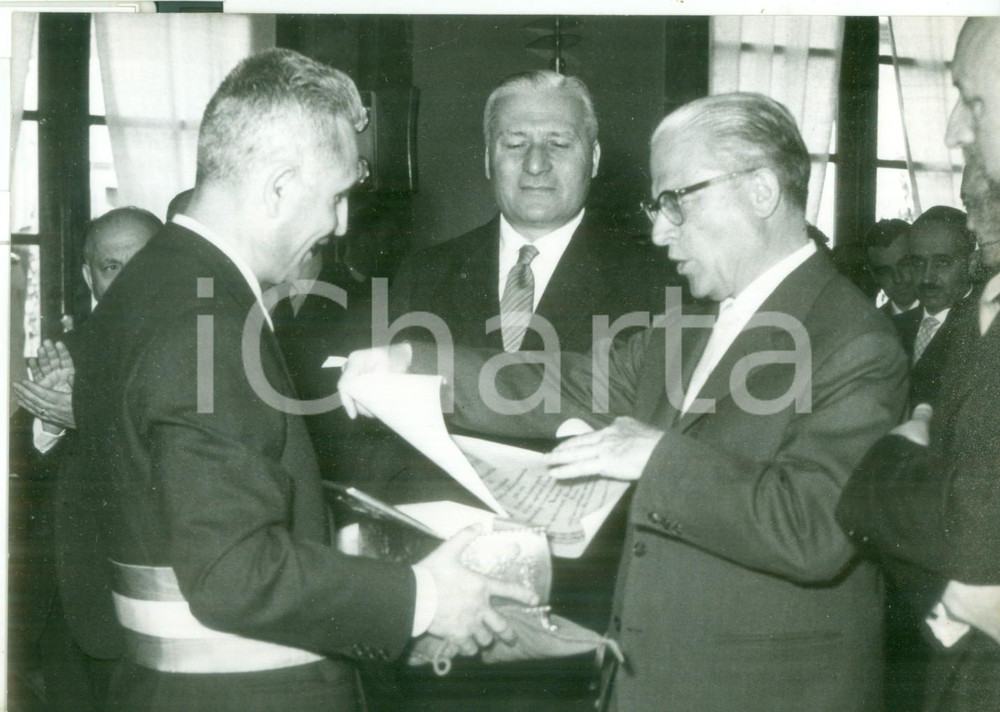 Fotografia d epoca originale 1959 TERAMO Giovanni GRONCHI in visita ufficiale con Carino GAMBACORTA  Foto 1