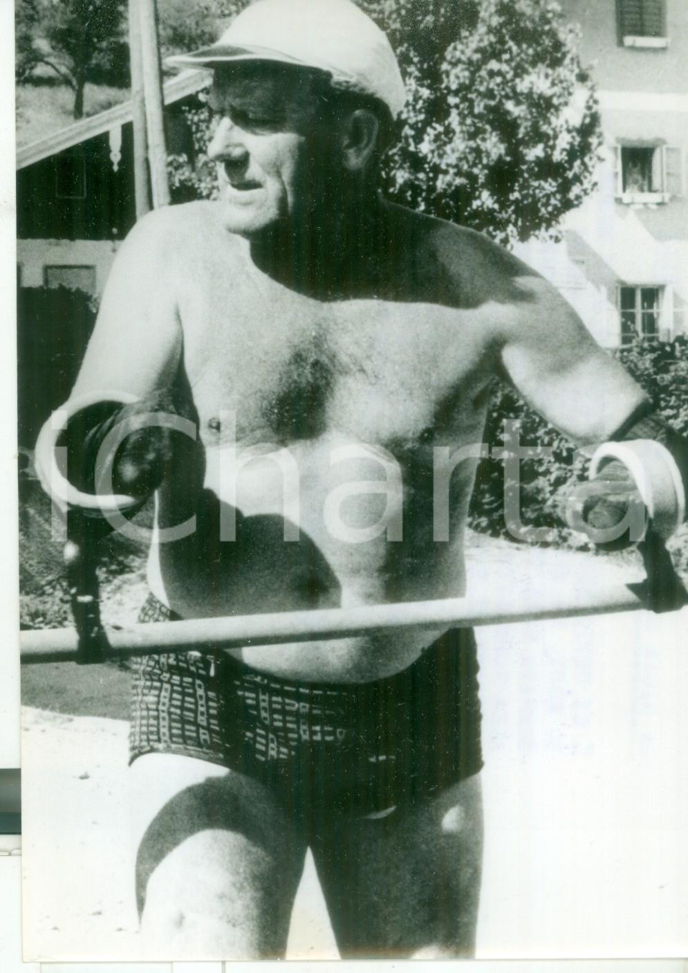 Fotografia d epoca originale 1966 GERMANIA Ex ufficiale della Wehrmacht Sepp RESCH invalido di guerra Foto 1