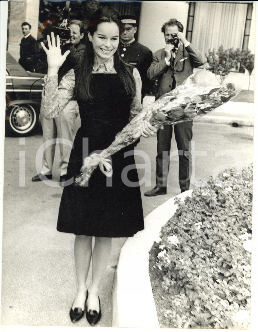 Fotografia d epoca originale 1966 CANNES XX Festival del Cinema  Arrivo dell attrice Geraldine CHAPLIN Foto 1