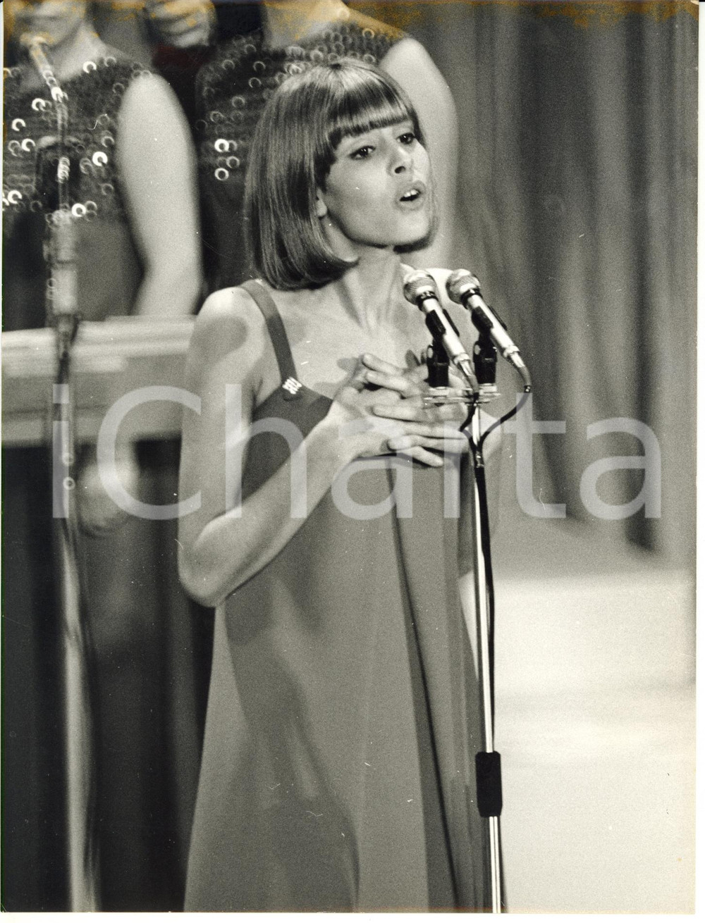 Fotografia d epoca originale 1968 FESTIVAL DI SANREMO  La cantante Marisa SANNIA durante l esibizione Foto 1