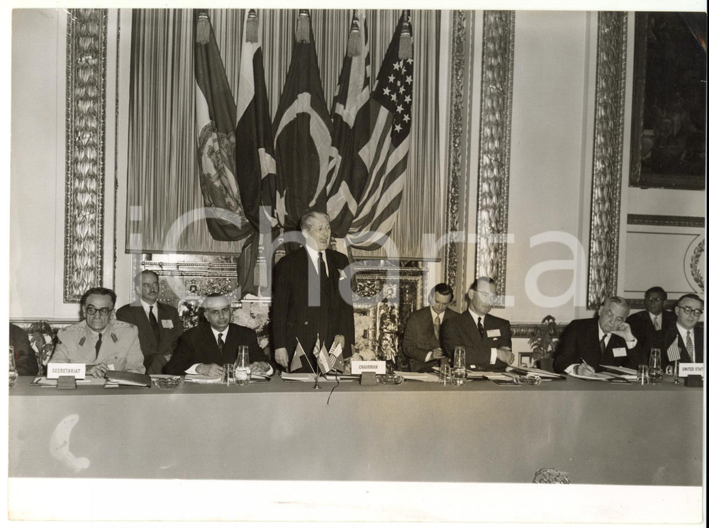 Fotografia d epoca originale 1958 LONDON  Harold MACMILLAN opening Baghdad Pact Ministerial Council  Photo 1