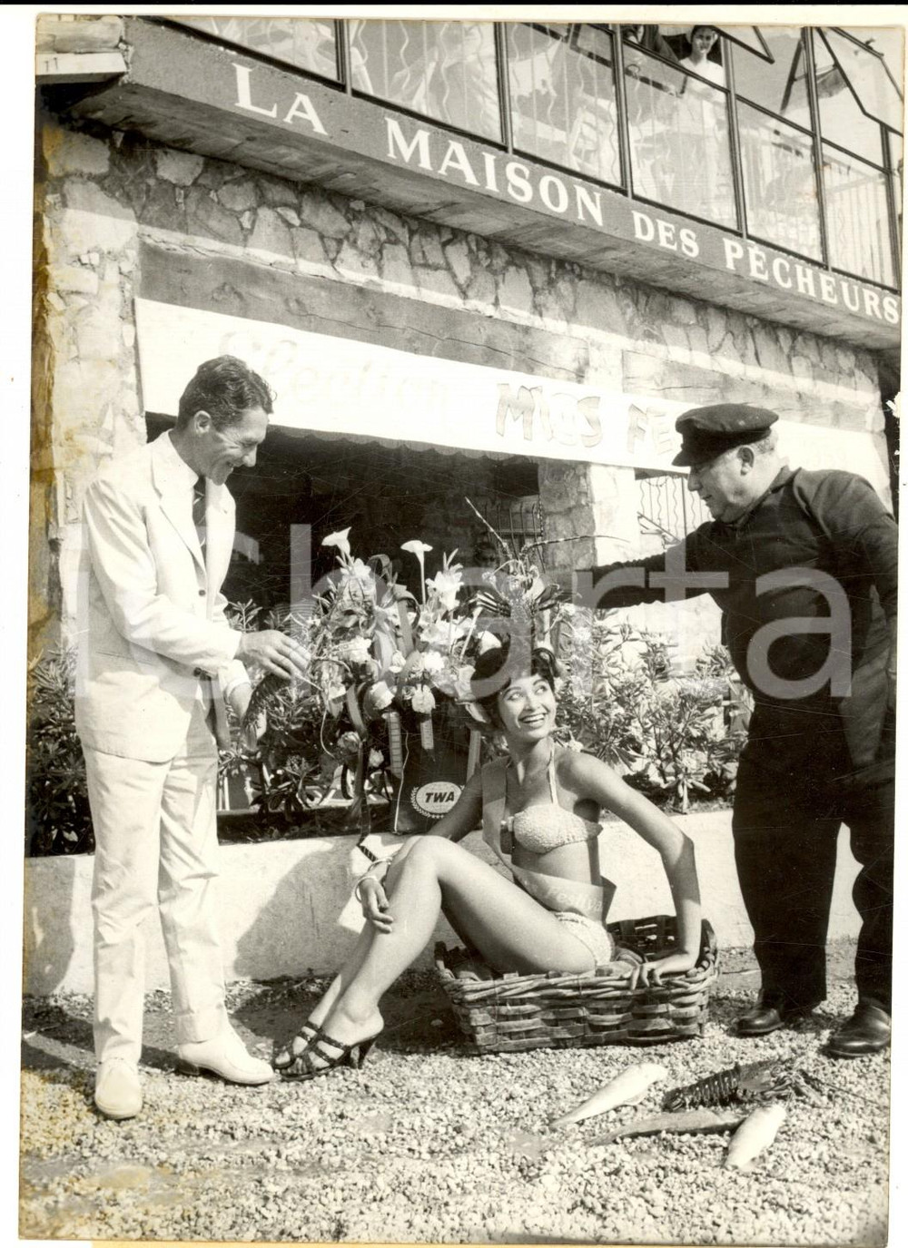 Fotografia d epoca originale 1959 JUANLESPINS Maison des Pecheurs  Miss Festival Cecilia COOPER Photo 1