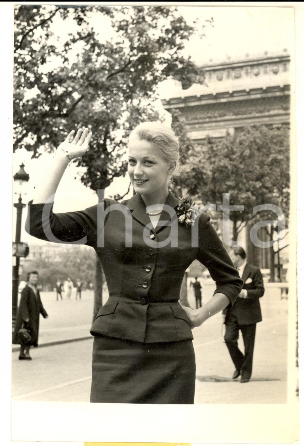 Fotografia d epoca originale 1958 PARIS CHAMPSELYSEES Miss EUROPA Hanni EHRENSTRASSER  Foto 12x18 cm 1