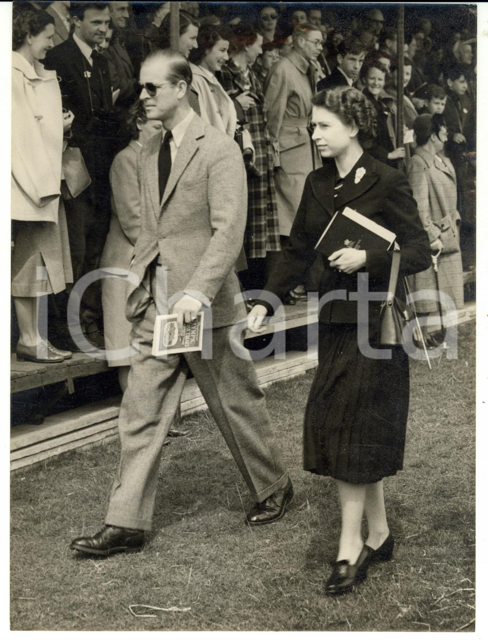 Fotografia d epoca originale 1958 BADMINTON Olimpic Horse Trials  ELIZABETH II with Philip duke of EDINBURGH 1