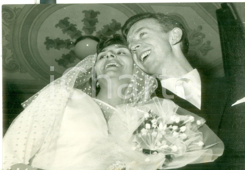 1958 PAVIA Tony BROOKS e Pina RESEGOTTI il giorno del matrimonio - Foto 18x13 cm
