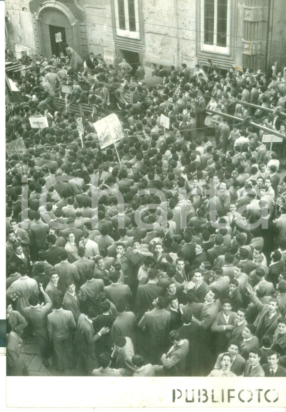 1956 NAPOLI Manifestazione studentesca per i fatti in Ungheria *Foto 13x18 cm