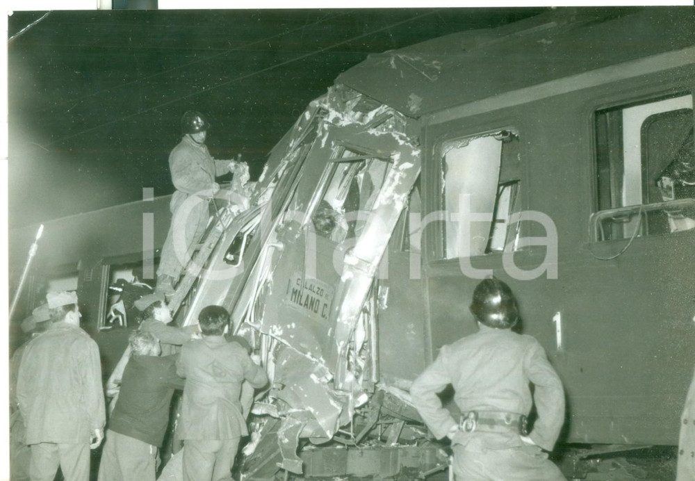 Fotografia d epoca originale 1962 VIDALEGNO Disastro ferroviario  Rottami del treno Calalzo di CadoreMilano 1