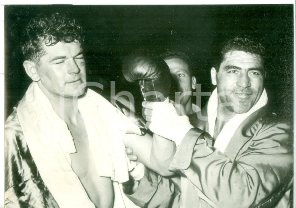 Fotografia d epoca originale 1957 BOLOGNA PUGILATO Vittoria di Franco CAVICCHI su Robert DUQUESNE Foto 18x13 1