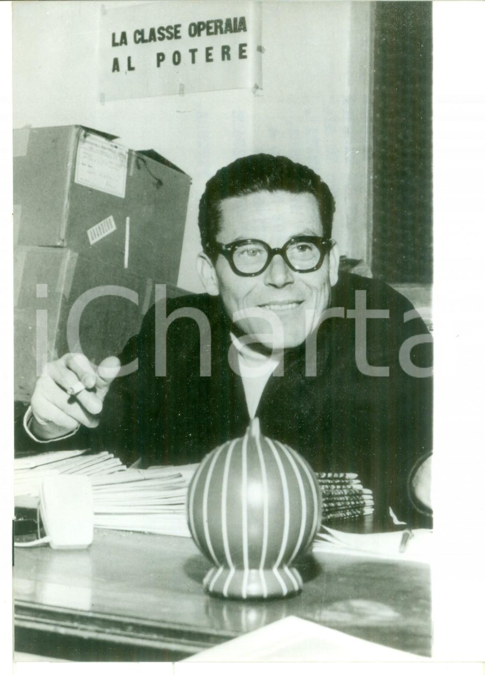 Fotografia d epoca originale 1968 MILANO Ritratto di Michele SEMERARO leader Avanguardia Proletaria Maoista 1