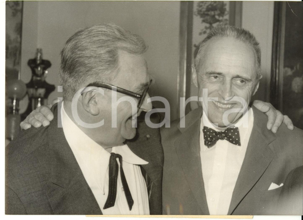 Fotografia d epoca originale 1960 PARIS Marcel ACHARD con RenÃ© CLAIR eletto all Accademia francese Foto 1