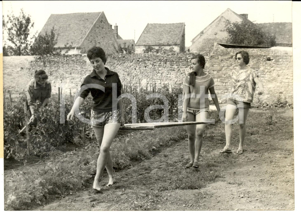 Fotografia d epoca originale 1960 ca ROUGEMONT F Chantier international de jeunes volontaires  Photo 18x13 1