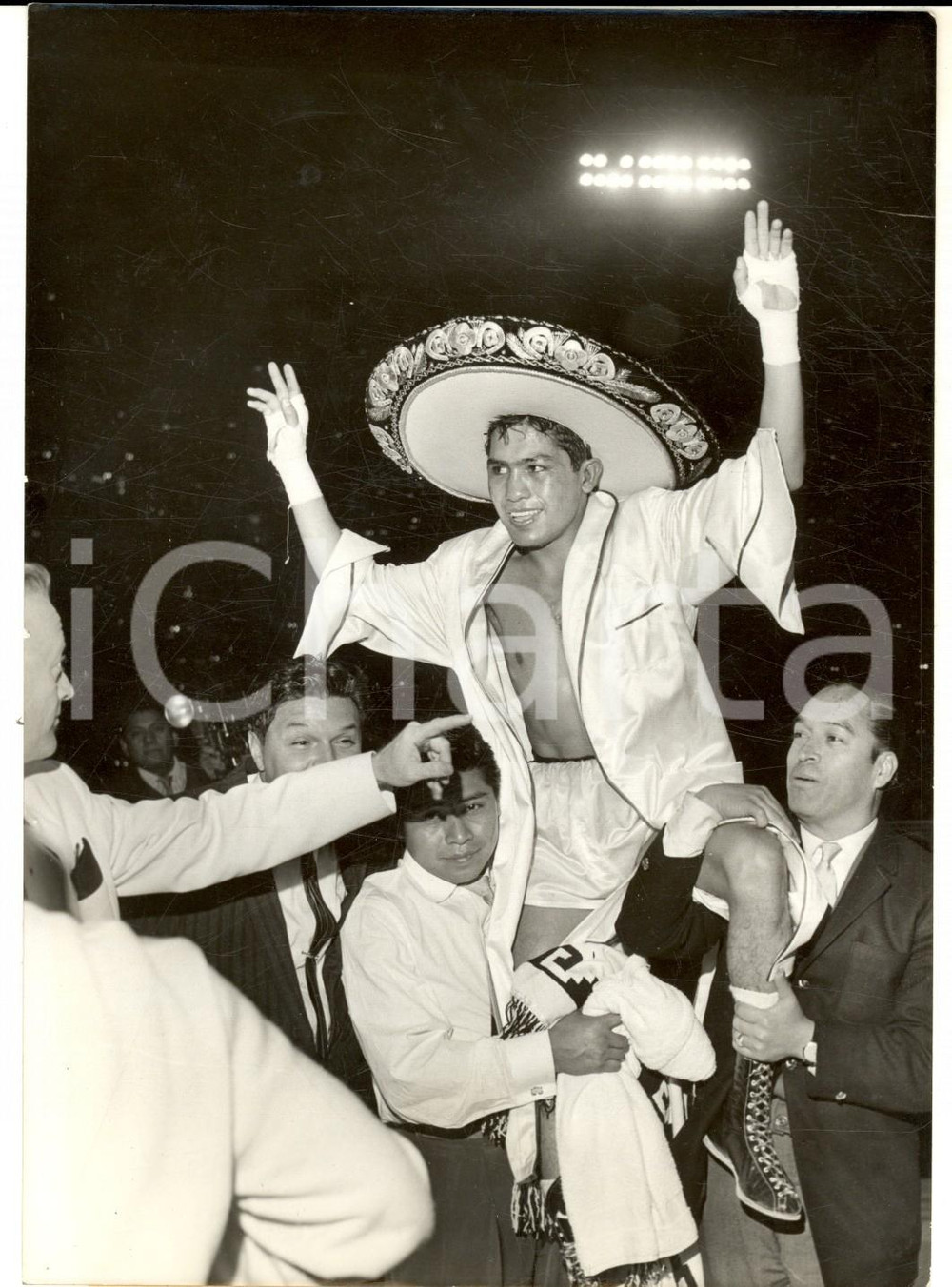 Fotografia d epoca originale 1960 LOS ANGELES BOXE JosÃ© BECERRA campione mondiale in sombrero Foto 13x18 1