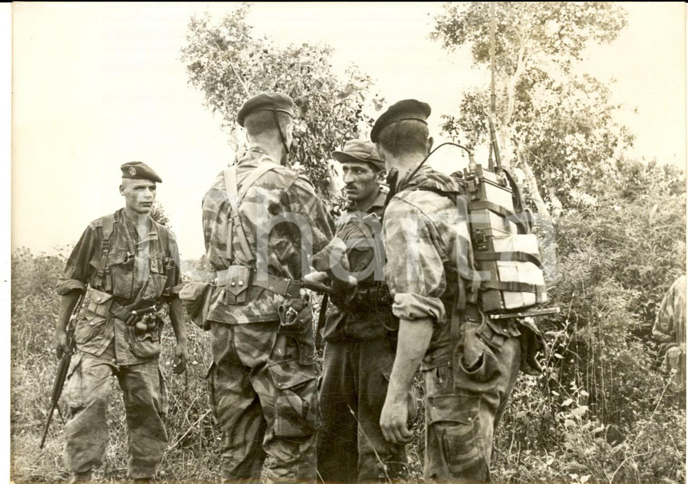 1959 BONE (ALGERIE) Prisonniers capturés pendant un accrochage - Photo 18x13