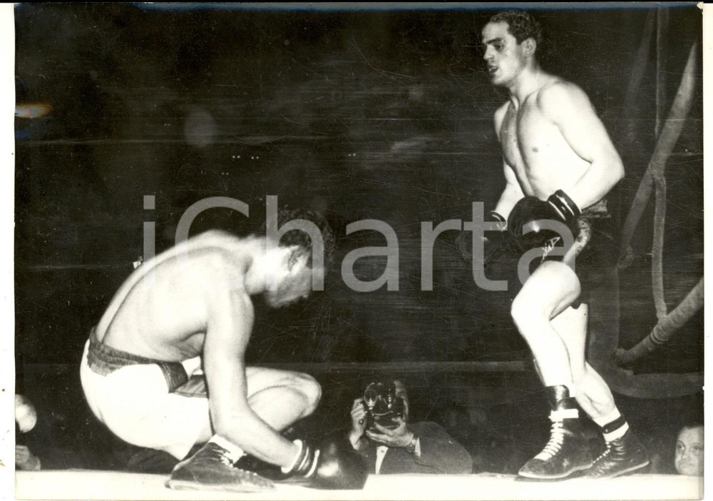1959 PARIS Al ASUNCION al tappeto contro Alphonse HALIMI *Foto 18x13 cm