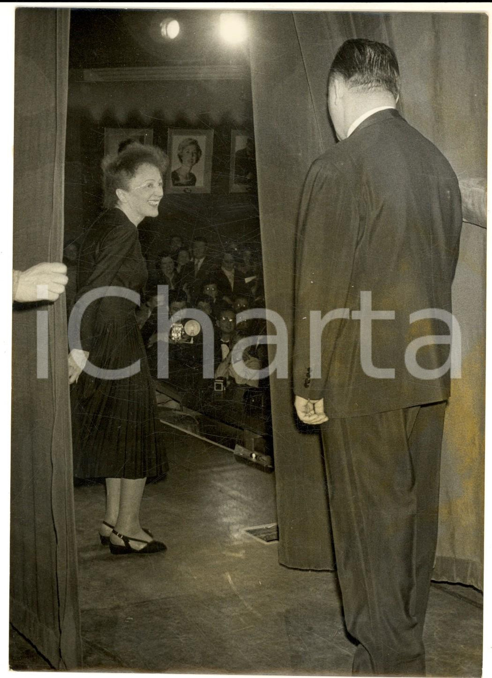Fotografia d epoca originale 1960 PARIS OLYMPIA Edith PIAF in concerto pro esercito Foto 13x18 cm 1