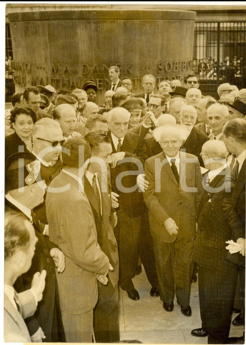 Fotografia d epoca originale 1960 PARIS David BEN GURION in visita al Memoriale della Shoah  Foto 14x18 1