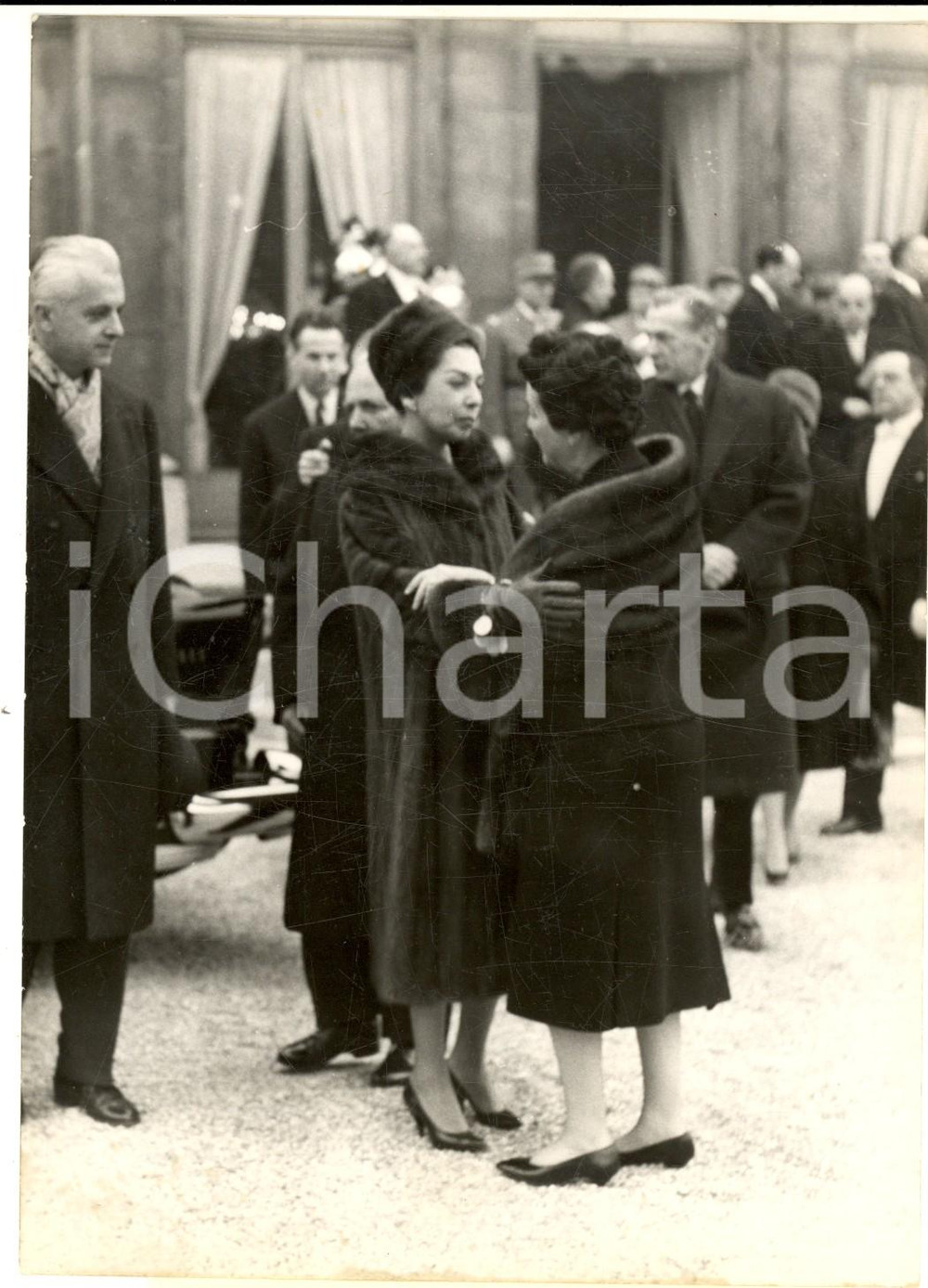 Fotografia d epoca originale 1960 PARIS ELYSEE Visita presidente Manuel PRADO  Commiato delle mogli Foto 1