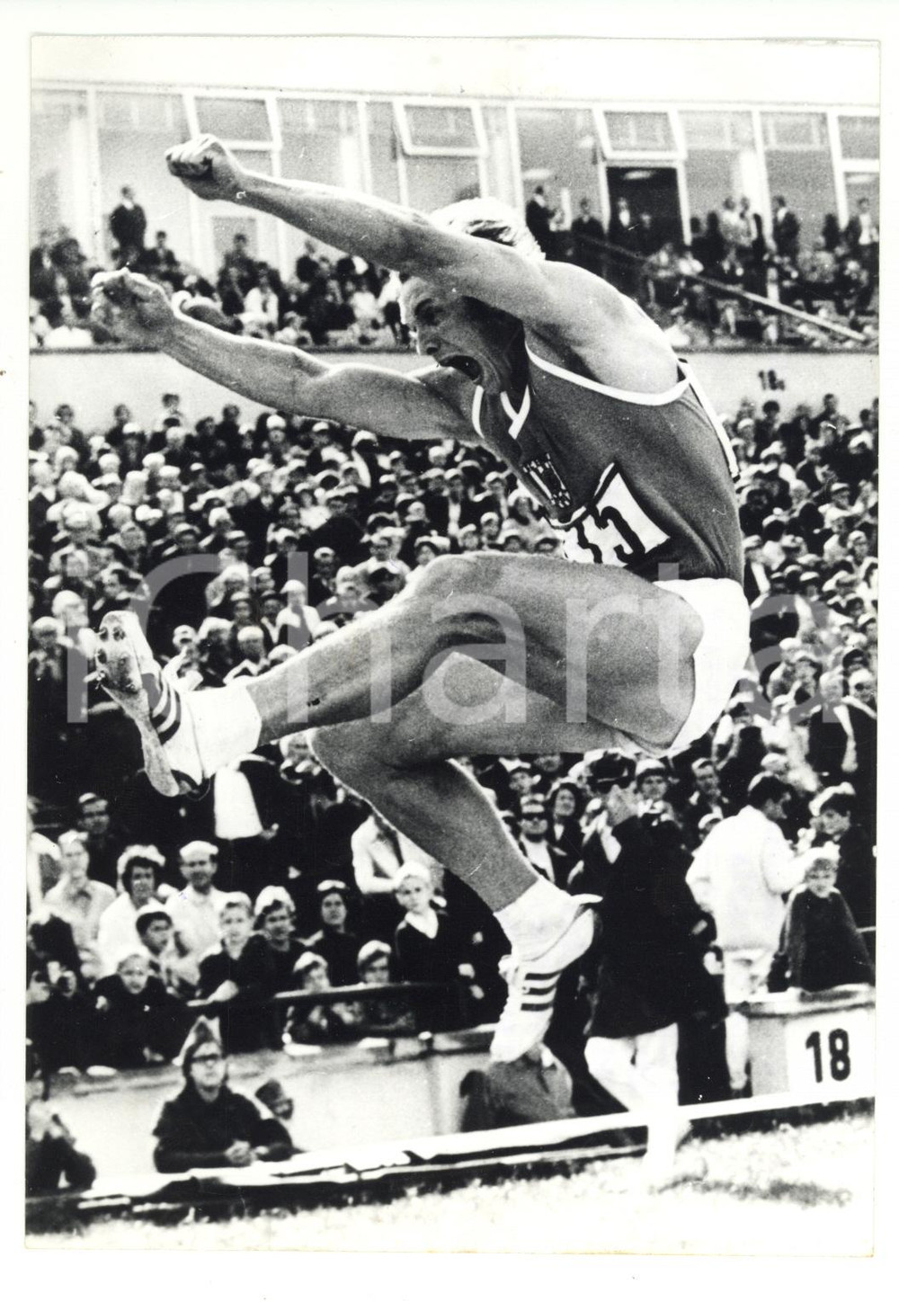 Fotografia d epoca originale 1971 SALTO IN LUNGO Il campione della Germania Orientale Max KLAUSS Foto 1