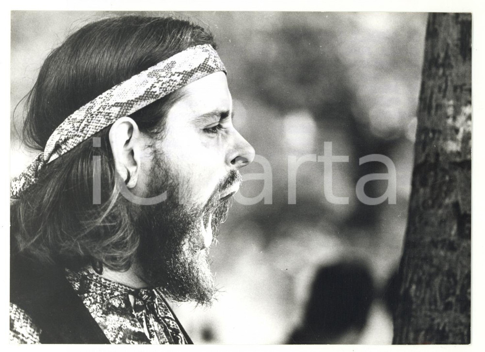 Fotografia d epoca originale 1970 ca USA Ritratto di un giovane tossicomane ribelle Foto 18x13 cm 1