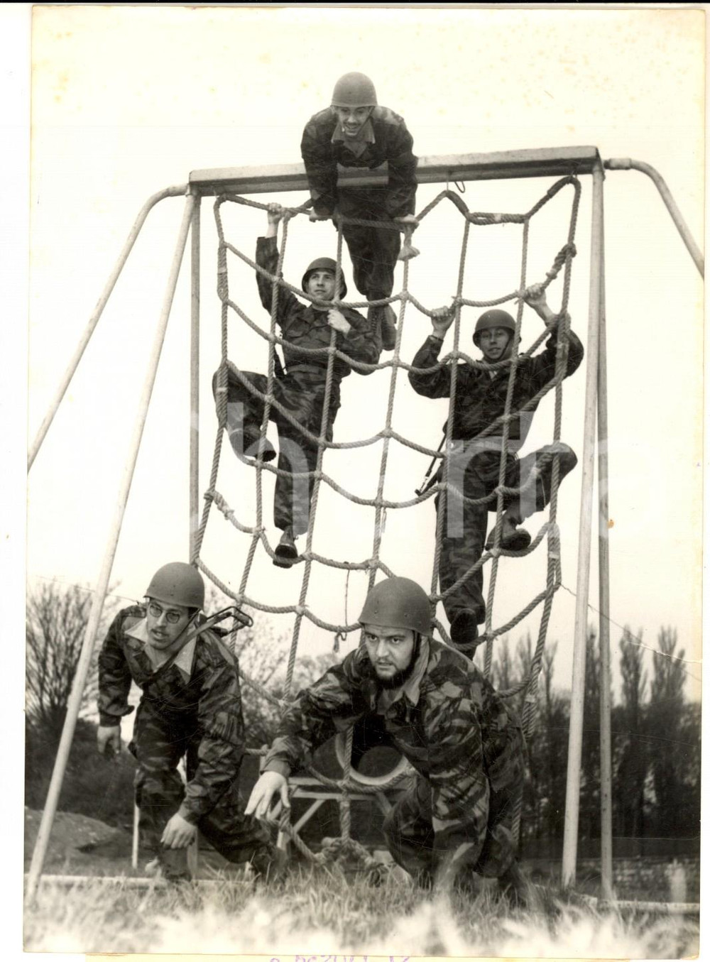 Fotografia d epoca originale 1957 JOINVILLE Champion ArmÃ©e FranÃ§aise en prÃ©paration pour Festival Militaire 1