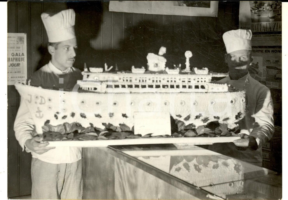 Fotografia d epoca originale 1960 DIEPPE Roger JEANNE et Paul DUBOST avec leur paquebot en saindoux Photo 1