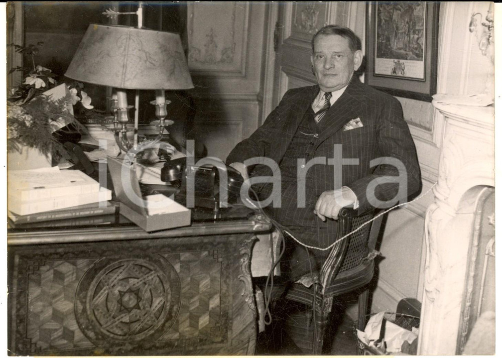 Fotografia d epoca originale 1953 PARIS Il nuovo presidente RenÃ© COTY nel suo ufficio di Quai des Fleurs FOTO 1