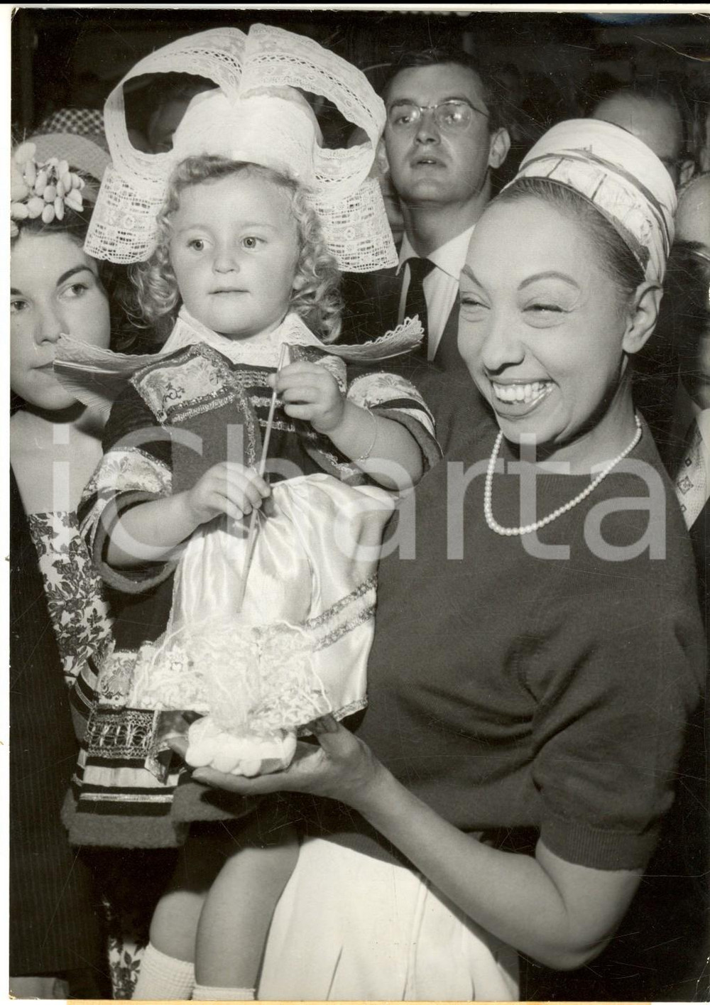 Fotografia d epoca originale 1959 PARIS Josephine BAKER inaugure le 2Ã¨me Salon de la Confiserie  Photo 1