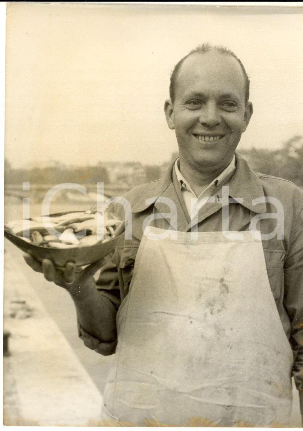 Fotografia d epoca originale 1956 PARIS Quai BRANLY FranÃ§ois CERFONTAINE gagant concours pÃªche au coup Photo 1