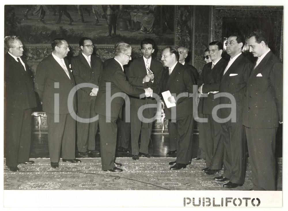 Fotografia d epoca originale 1955 ROMA Giovanni GRONCHI riceve Giuseppe ALESSI e la giunta siciliana Foto 1