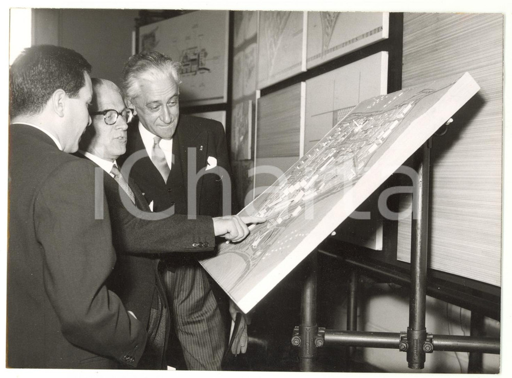 Fotografia d epoca originale 1956 ROMA Accademia di Francia  Giovanni GRONCHI inaugura mostra degli artisti 1