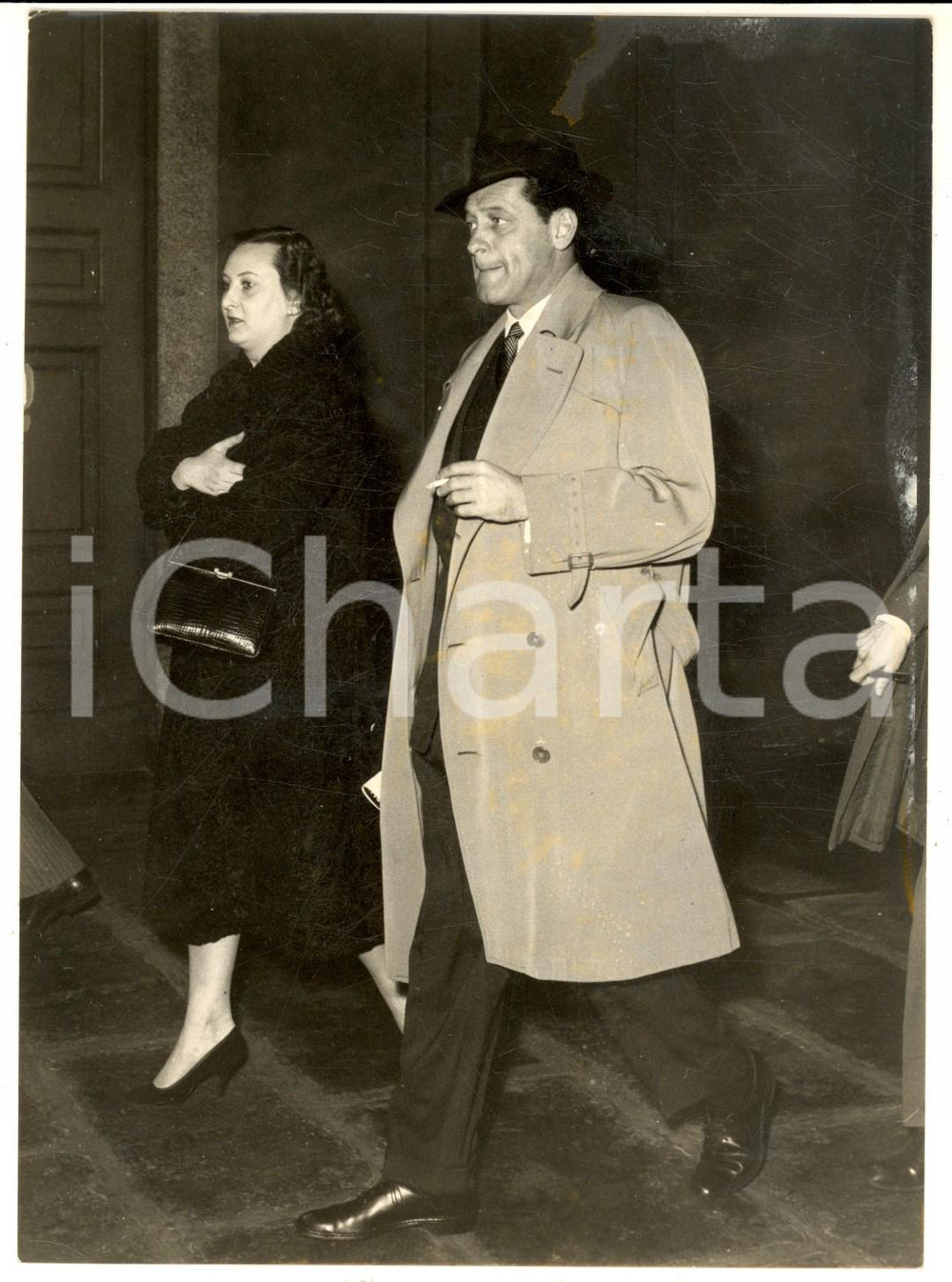 Fotografia d epoca originale 1958 MILANO Arrivo di William HOLDEN al Circolo della Stampa  Foto 13x18 cm 1