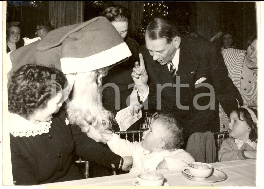Fotografia d epoca originale 1954 PARIS Natale all Eliseo  Presidente RenÃ© COTY tra i bambini  Foto 18x13 1