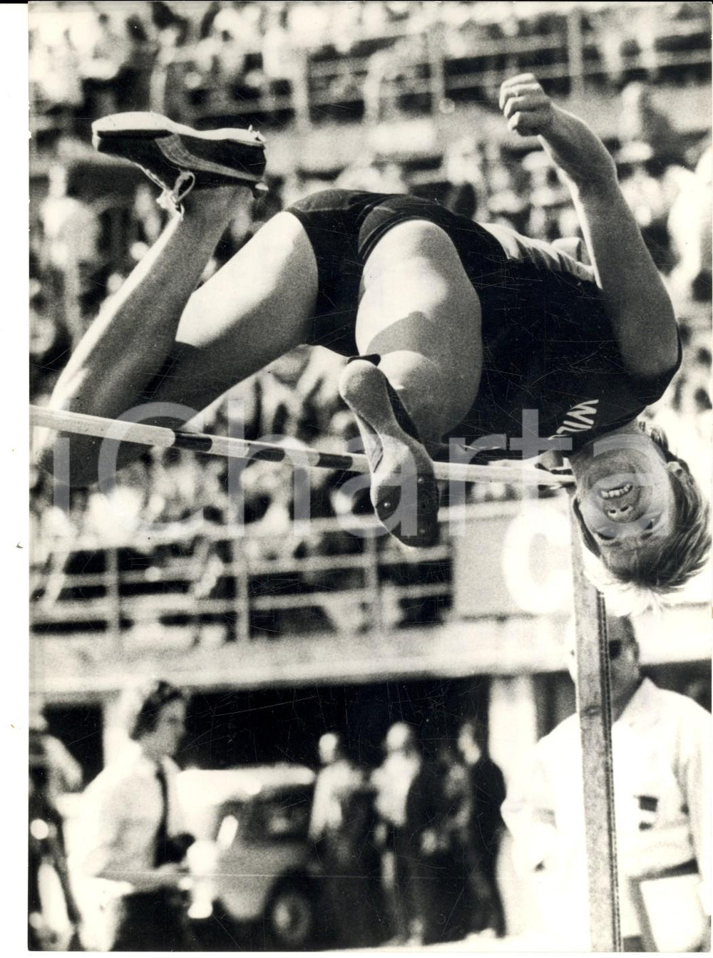 Fotografia d epoca originale 1971 VIENNA SALTO IN ALTO  Ilona GUSENBAUER record oltre 1,91 m  Foto 13x18 cm 1