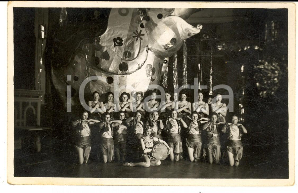 Fotografia d epoca originale 1936 TEATRO GERMANIA Donne a un balletto di Carnevale  Foto cartolina RARA 1