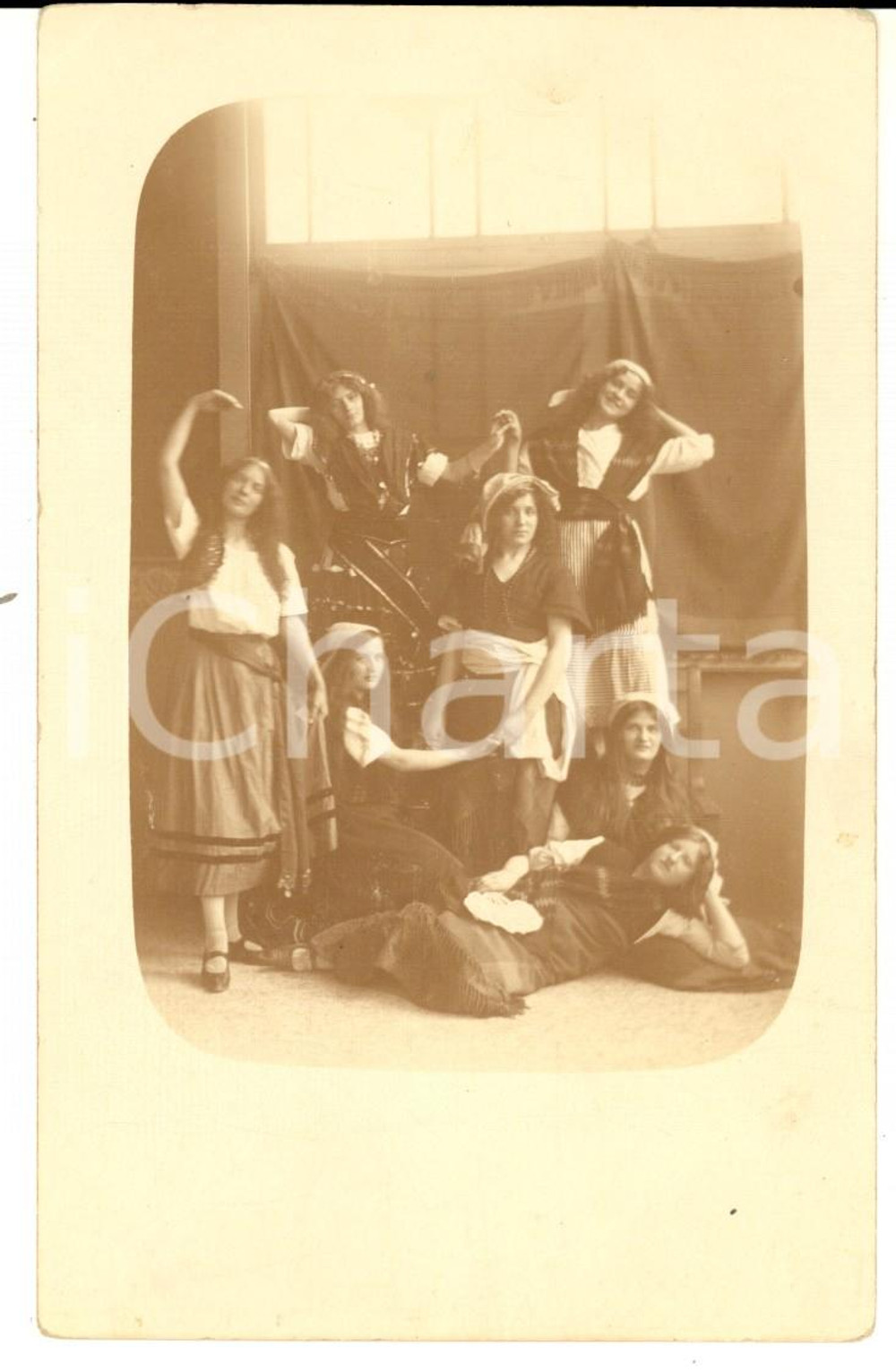 Fotografia d epoca originale 1912 MALCHOW D Zigeunerbende  Donne di una banda gitana  Foto cartolina RARA 1