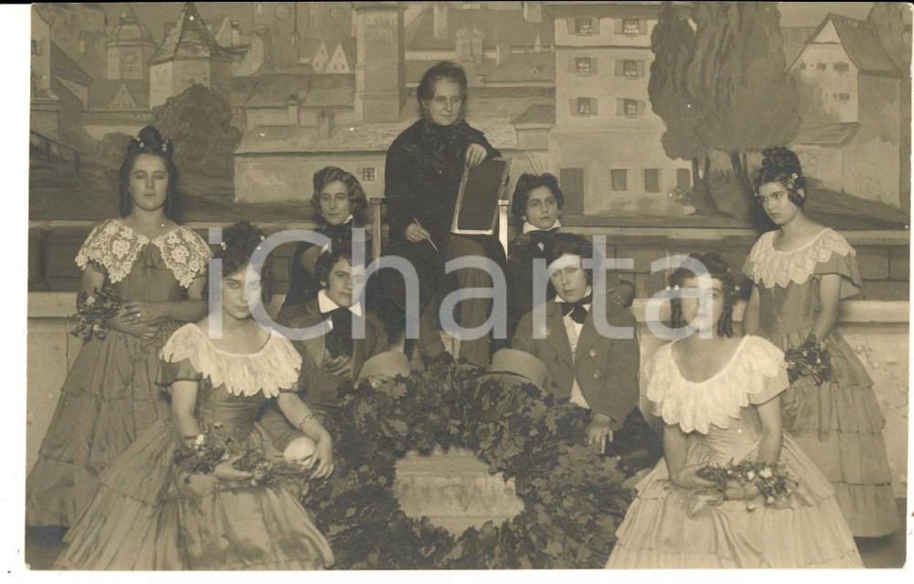 Cartolina originale da collezione 1930 ca MUNCHEN D TEATRO Una rappresentazione storica  Foto cartolina RARA 1