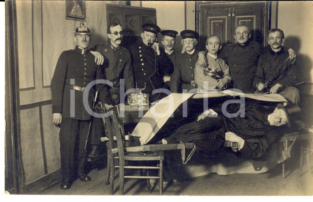 Fotografia d epoca originale 1925 TEATRO FURTH Weissengarten  Spettacolo per festa di Natale Foto CURIOSA 1